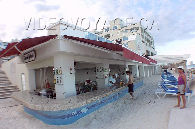 Mexique Cancun New Gran Caribe Real Le bar de la plage