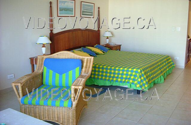 Cuba Cayo-Coco Hotel Playa Coco A standard room. A large bedroom with a large bed