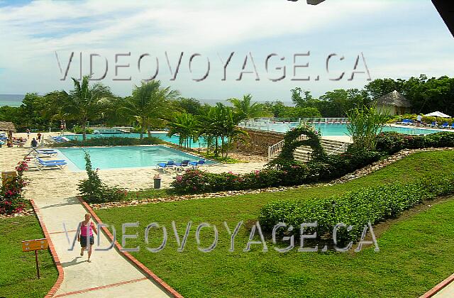 Cuba Guardalavaca Memories Holguin Beach Resort Trois paliers de piscine ici.