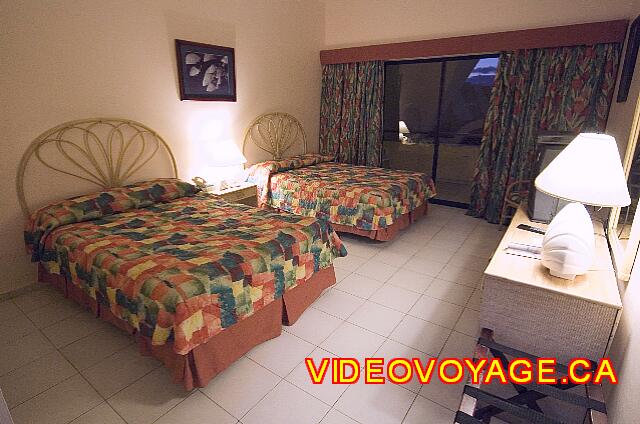 Republique Dominicaine Sosua Casa Marina Beach & Reef La chambre standard avec 2 lits double. Une chambre assez grande.