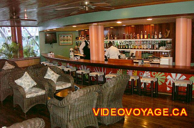 Republique Dominicaine Punta Cana Bavaro Casino Un bar à aire ouverte, un pianiste le soir, une ambiance détendu.