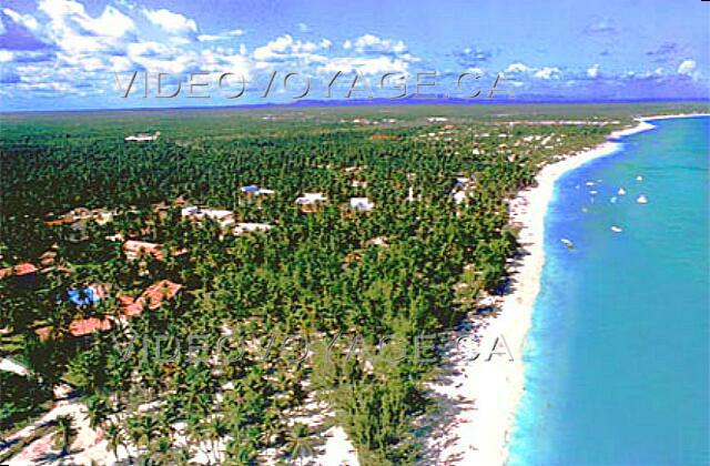 Republique Dominicaine Punta Cana Vista Sol Punta Cana Vista aérea del hotel. La playa se extiende por varios kilómetros en ambas direcciones.