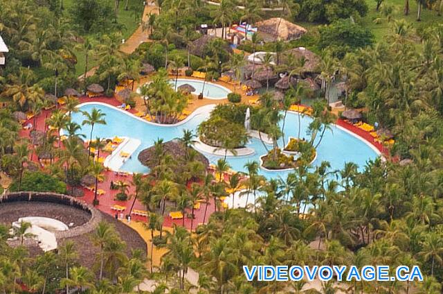 République Dominicaine Punta Cana Catalonia Bavaro Une vue aérienne de la piscine principale et la piscine des enfants.