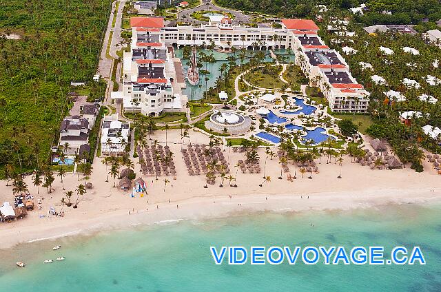Mexique Punta Cana Grand Hotel Bavaro  Un hôtel luxueux, plusieurs restaurants climatisé, salle de théâtre intérieur, un spa sur 2 étages, un gymnase climatisé,...