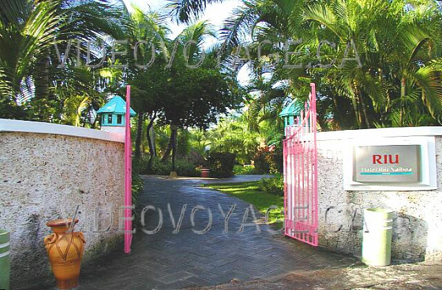 Republique Dominicaine Punta Cana Riu Naiboa Entry Riu Naiboa site entrance.