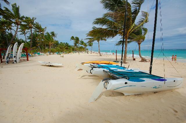 Republique Dominicaine Punta Cana Riu Palace Punta Cana Les sports nautiques sont disponible mais pas directement sur la plage de l'hôtel.