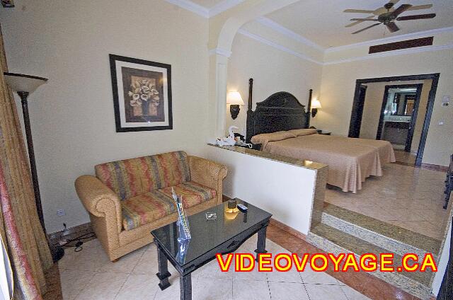 Republique Dominicaine Punta Cana Riu Palace Punta Cana Con una pequeña sala de estar.