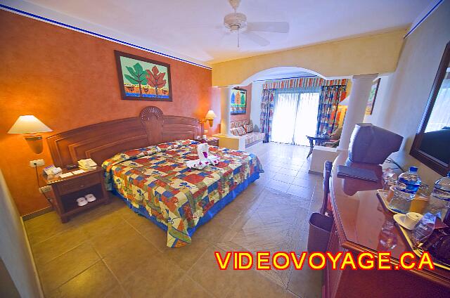 Mexique Riviera Maya Bahia Principe Coba La mayoría de las suites junior se encuentran en la sección de Coba. Una habitación bastante grande.