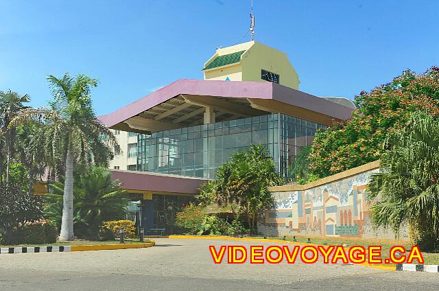 Cuba Varadero Club Amigo Aguas Azules The front of the hotel today.