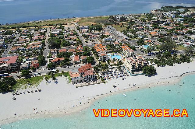 Cuba Varadero Club Los Delfines Hotel Los Delfines is located directly on the beach, in the center of the town of Varadero.