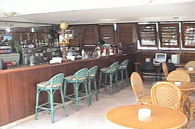 Cuba Varadero Mar del Sur El bar del vestíbulo no está incluido. Está abierto las 24 horas del día. Ordenadores Derecha para conectarse a Internet.