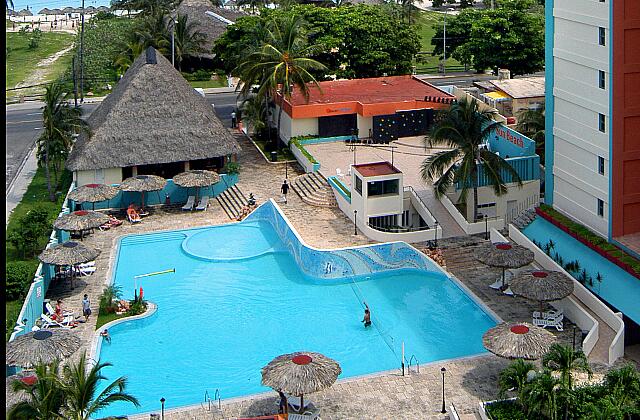 Cuba Varadero Sun Beach By Excellence Style Hotels Una piscina de poca profundidad pequeña está disponible para los niños. Una red de voleibol y un aro de baloncesto están disponibles en la piscina.