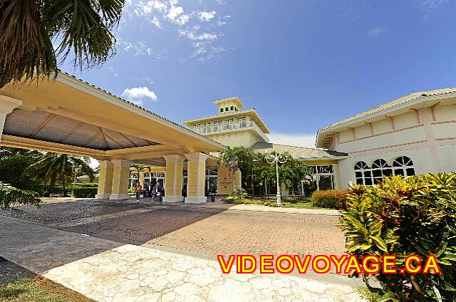 Cuba Varadero Melia Peninsula Varadero La entrada principal del hotel.