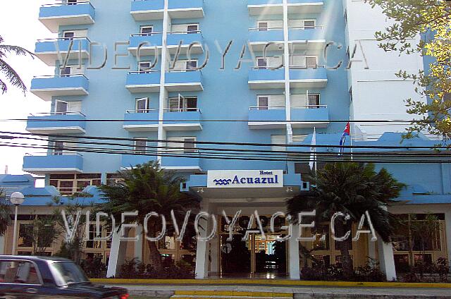 Cuba Varadero Hotel Acuazul La entrada del Hotel Acuazul. El vestíbulo del hotel es utilizado para Acuazul hotel VERAZUL también.