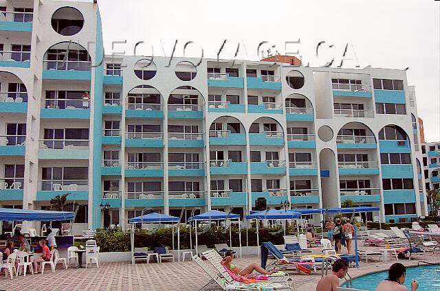 Mexique Cancun Aquamarina Beach Un edificio principal de 6 plantas.