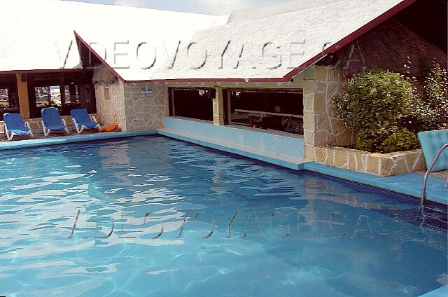 Mexique Cancun Carrousel Le bar de la  piscine