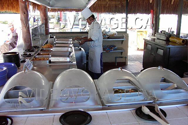 Mexique Cancun Crown paradise La Concha offers various fast food