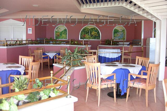 Mexique Cancun Crown paradise The inside of Fisherman's Restaurant