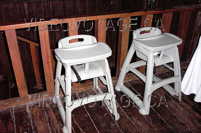 Mexique Cancun Crown paradise High chairs available as in most restaurants of the site.