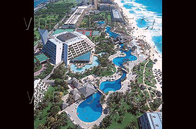 Mexique Cancun Grand Oasis Cancun Another aerial view.