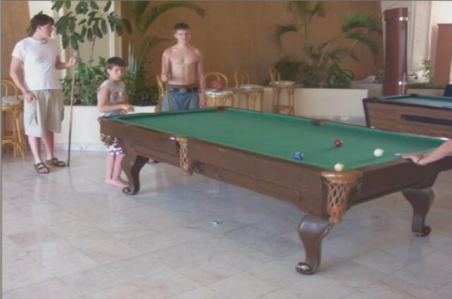 Mexique Cancun New Gran Caribe Real Pool tables.