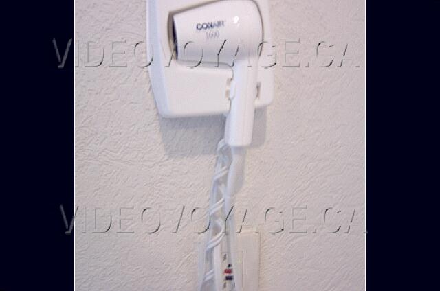 Mexique Cancun New Gran Caribe Real El secador de pelo y una toma de 110 voltios seguro.