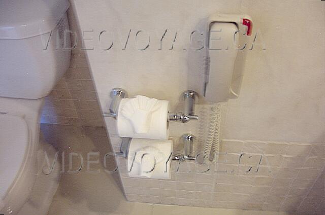 Mexique Cancun New Gran Caribe Real Even a phone in the room bath.