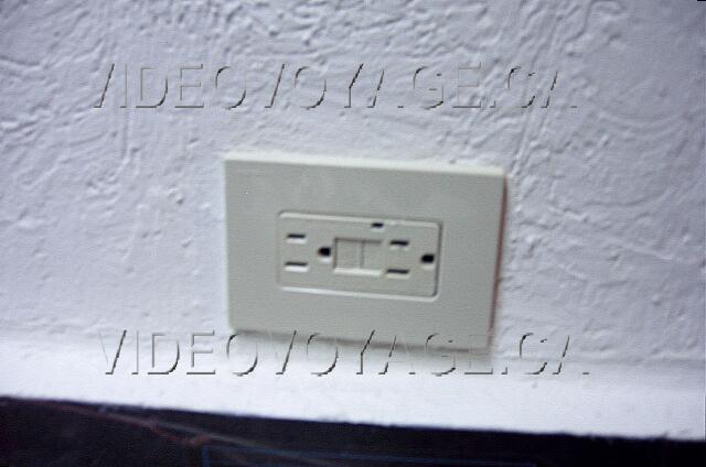 Mexique Cancun Oasis Cancun A socket 110 Volts