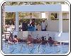 Bar piscine / pool de l'hôtel Oasis Palm Beach en Cancun Mexique