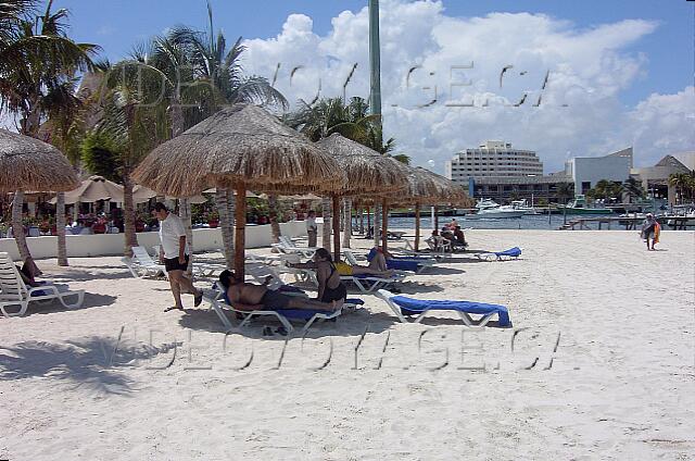 Mexique Cancun Oasis Palm Beach La fin de la plage.