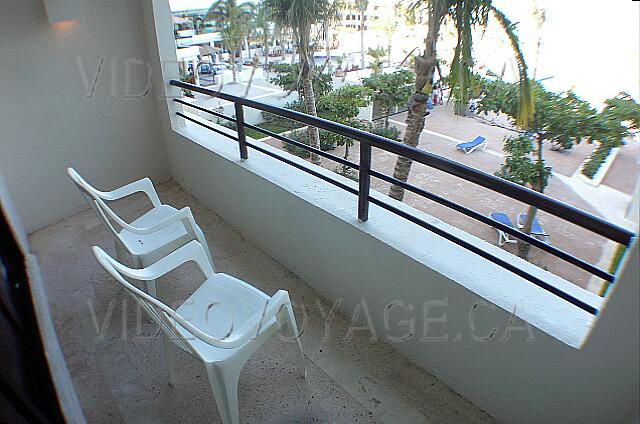 Mexique Cancun Gran Oasis Playa A shallow balcony