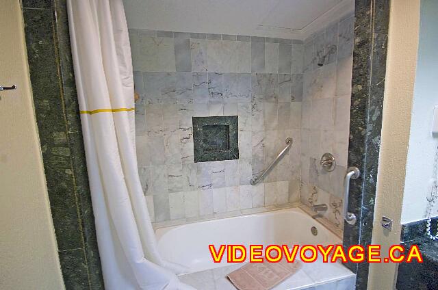 Mexique Cancun Riu Caribe El baño y la ducha.