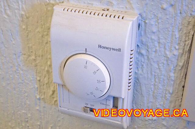 Mexique Cancun Riu Caribe El termostato del aire acondicionado y calefacción ...