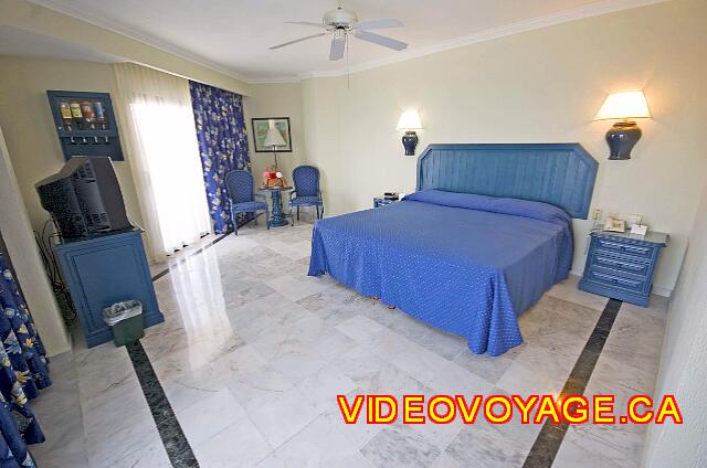 Mexique Cancun Riu Caribe Habitaciones con dos puertas correderas y un gran balcón.