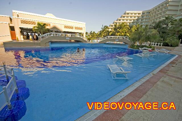 Mexique Cancun Riu Caribe El tramo comprendido entre el bar y la piscina de los niños.