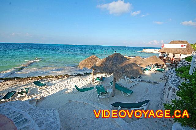 Mexique Cancun Riu Caribe Al final de la playa, con un mirador para masajes.