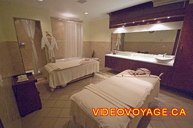 Mexique Cancun Riu Palace Las Americas A massage room for couples.