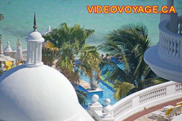 Mexique Cancun Riu Palace Las Americas La vista de la piscina desde algunas habitaciones.