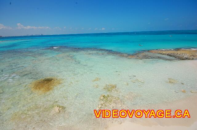 Mexique Cancun Riu Palace Las Americas More beautiful on the other side of the rocks.