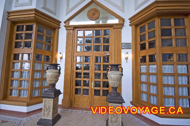 Mexique Cancun Riu Palace Las Americas The outside of the restaurant Sir Arthur.