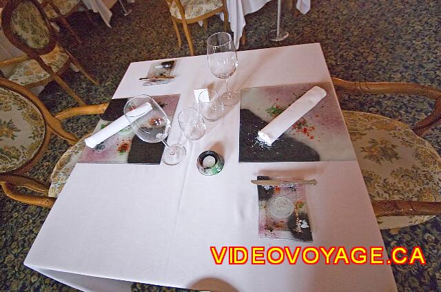 Mexique Cancun Riu Palace Las Americas The presentation of tables.