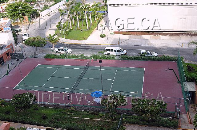 Mexique Cancun Tucancun La pista de tenis en frente del hotel