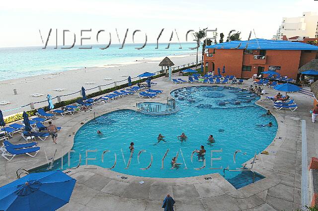 Mexique Cancun Tucancun The main pool.