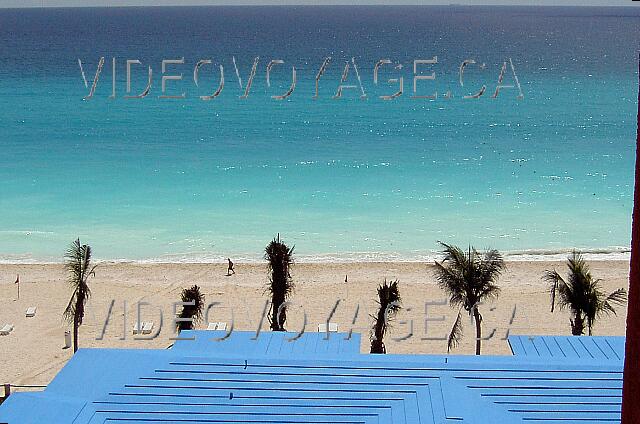 Mexique Cancun Tucancun The beach from the rooms.