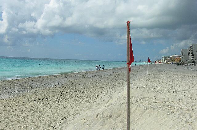 Mexique Cancun Tucancun To the south. walking is possible over a distance of seven kilometers.