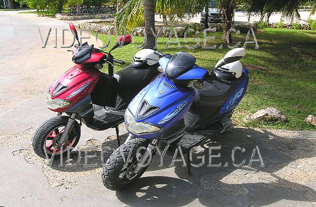 Cuba Cayo Guillermo Iberostar Daiquiri Mobiletes with the helmets. But there is no insurance available for mopeds. There is no gas station in Cayo Guillermo, there has one in Cayo Coco and then-Moron. So there must be a function of the weak autonomy.