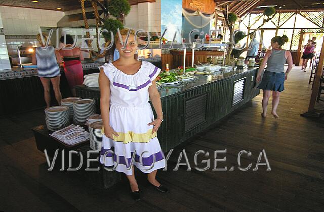 Cuba Cayo Guillermo Iberostar Daiquiri The waitresses are always nice.