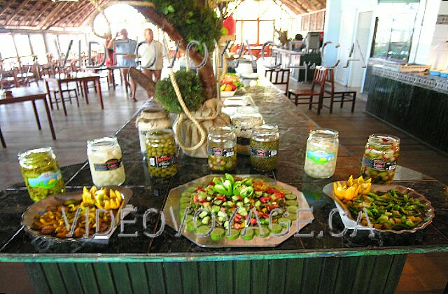 Cuba Cayo Guillermo Iberostar Daiquiri At lunch, a buffet and grill are available.