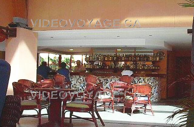 Cuba Cayo-Coco Iberostar Cayo-Coco/Mojito A few tables of the Lobby bar in the lobby. The choice of drinks is extensive.