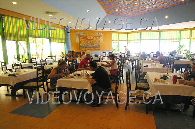 Cuba Cayo-Coco Melia Cayo-Coco The dining room of average size.